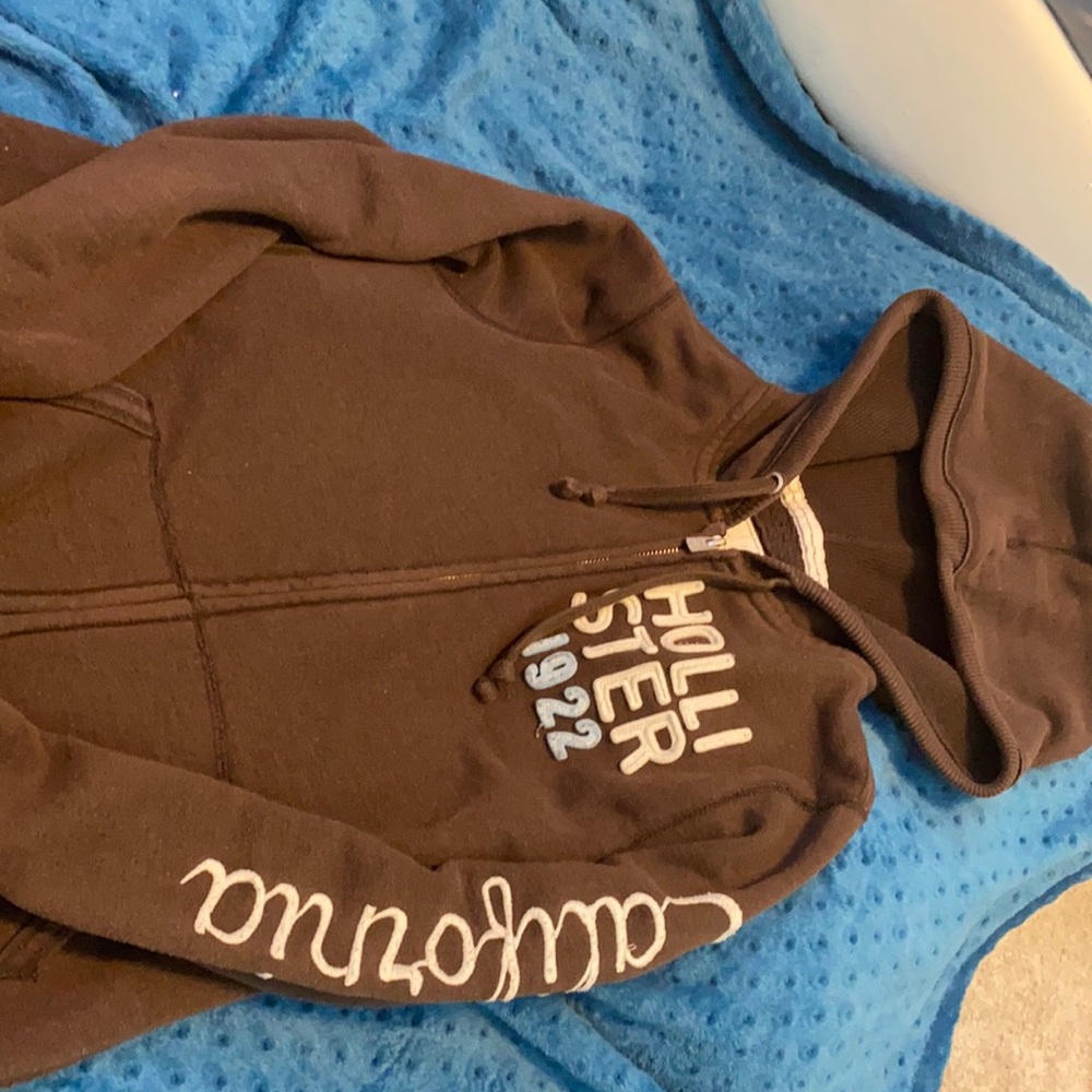HOLLISTER ZIP UP HOODIE